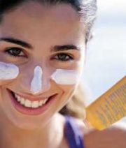 <p>The problems associated with inappropriate usage of sunscreen lotions far outweigh the benefits derived from it, reveals a new study.</p>
